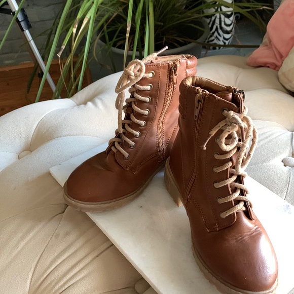 Mia Girl size 12 boots - Picture 1 of 3
